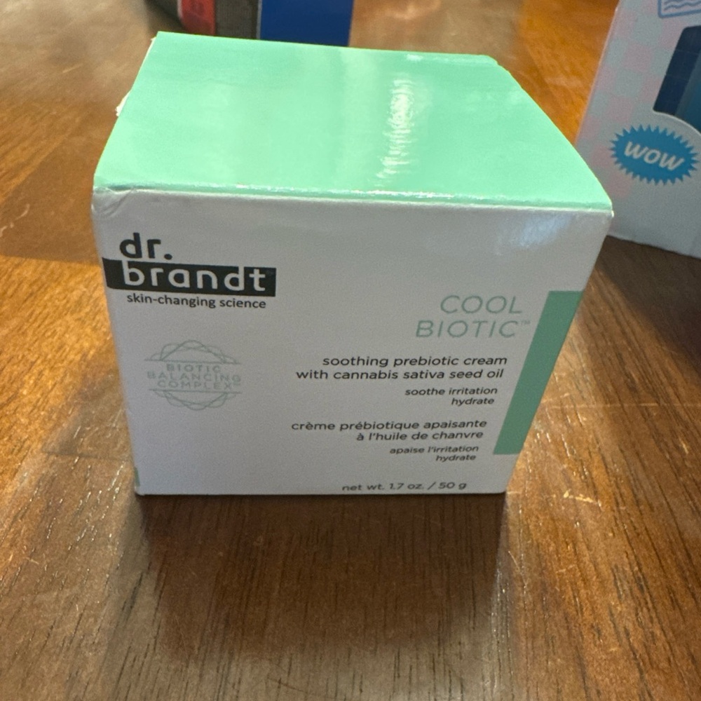 Dr. Brandt Cool Biotic Soothing Cream - Green and White